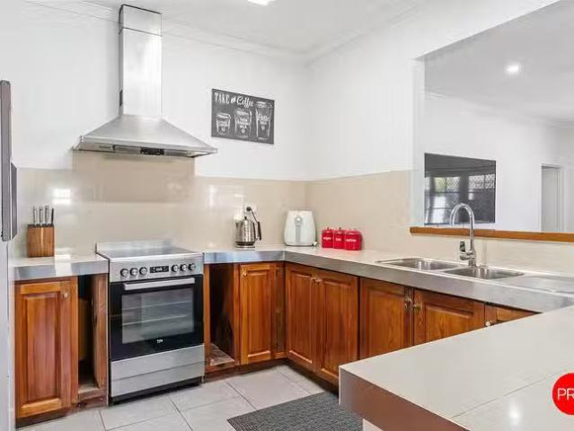 Cozy 1/44 Neil Street, Kangaroo Flat, VIC 3555