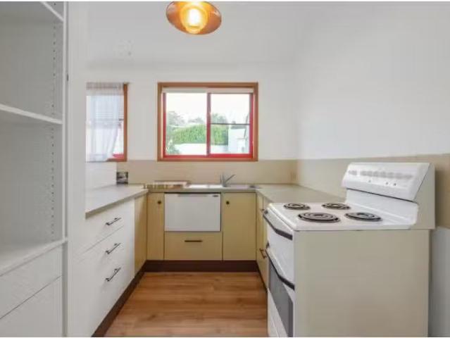 Cozy 14/50 Allambee Place, Valentine Apartment for rent Liste.