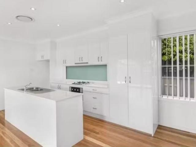 Just in! 145 Kings Road, New Lambton Townhouse for rent Liste.