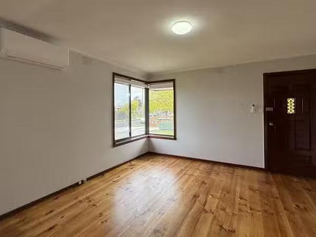 Deal! 1/48 Geach Street, Dallas, VIC 3047