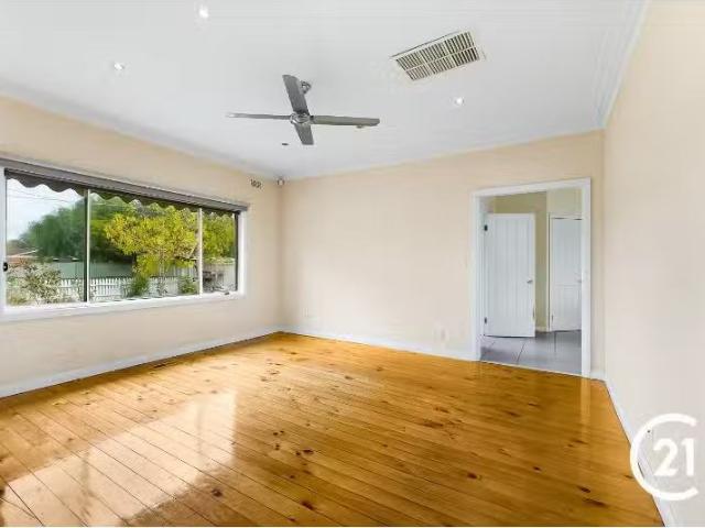 For Rent! 1/48 Mitchell Street, Echuca House for rent Listed.