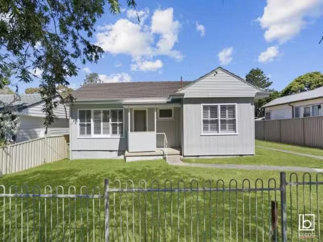 Nice 14 Murrawal Road, WYONGAH House for rent Listed by Craig.