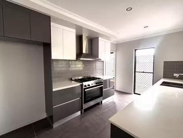 Unique 14 Master Circuit, Trinity Beach, QLD 4879