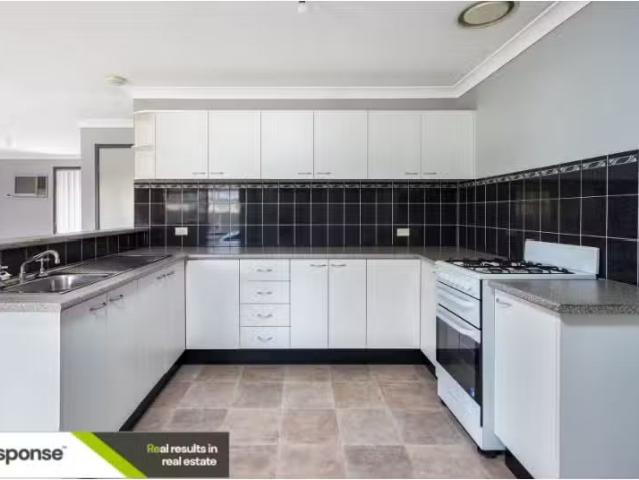 Deal! 14 Azzopardi Avenue, Glendenning House for rent Listed.