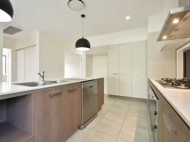 For Rent! 14 Bragg Court, Kirkwood, QLD 4680