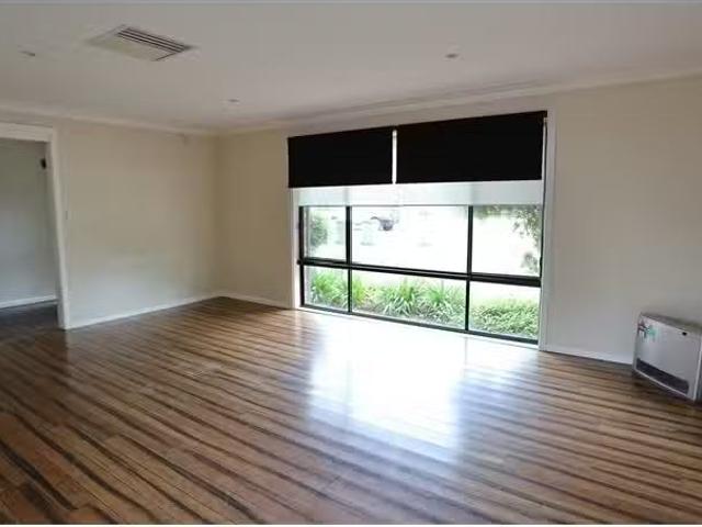 Nice 14 Chelsea Crescent, FORBES House for rent Listed by Ben.