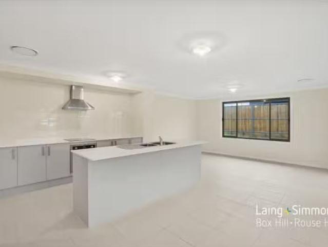 Cozy 14 Gelderland Avenue, Box Hill House for rent Listed by.