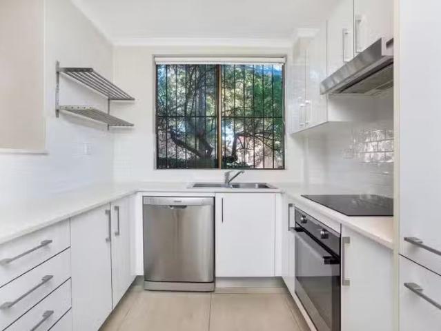 Cheap 1/4 Goodlet Street, Surry Hills NSW 2010