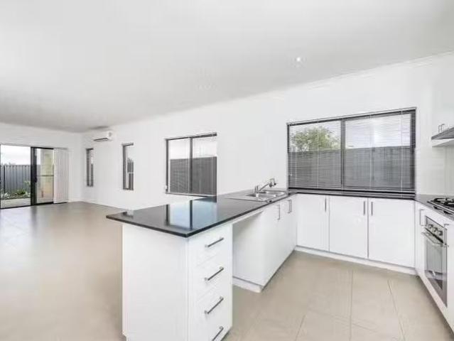 Rental! 14 Lutea Lane, Jindalee, WA 6036