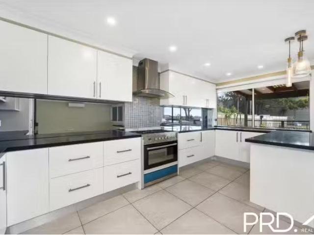Cozy 14 Lawler Street, PANANIA House for rent Listed by Maddi.