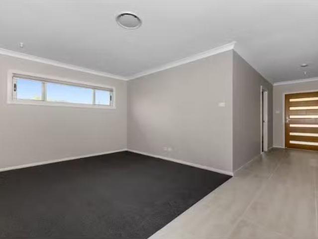 Nice 14 Pasture Place, Lochinvar House for rent Listed by Chl.