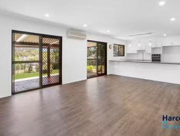 Deal! 14 Schooner Street, JAMBOREE HEIGHTS, QLD 4074 House f.