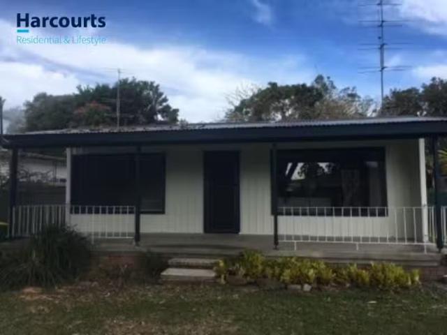 Unique 14 Sonoma Road, BUDGEWOI House for rent Listed by Make.