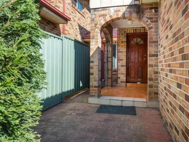 For Rent! 14A Arrowsmith Street, Glenwood, NSW 2768