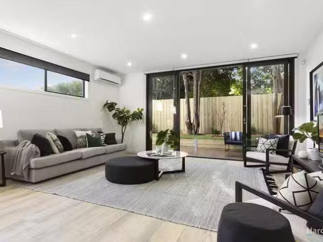 For Rent! 14B Bunker Avenue, Kingsbury, VIC 3083