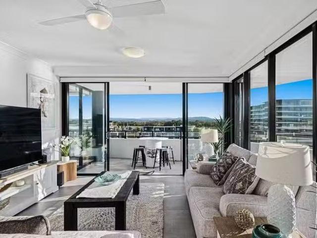 Cozy 1507/1 Grant Avenue, Hope Island, QLD 4212