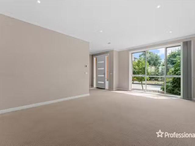 Rental! 15/19 23 Overton Lea Boulevard, Sydenham VIC 3037