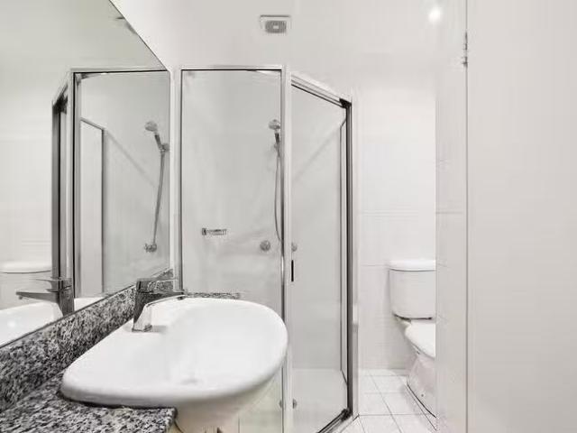 Rental! 15/2 8 Brisbane Street, Surry Hills, NSW 2010