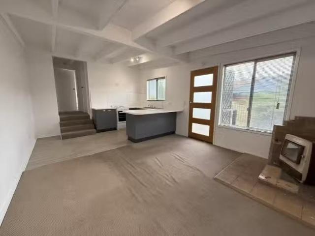 Just in! 1/57 Hawkins Street, COOMA Apartment for rent Listed.