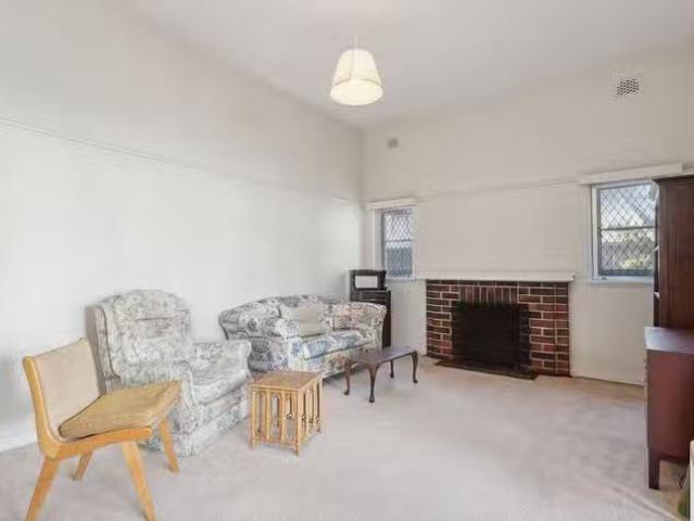 Charming 1/55 Stirling Highway, Nedlands, WA 6009