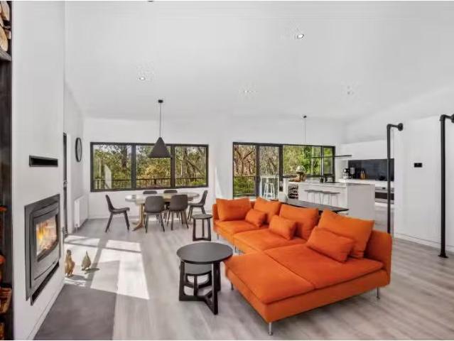Cozy 156 Oxley Drive, MITTAGONG House for rent Listed by Rent.