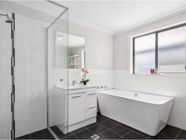 Deal! 15 Henderson Pl, Lithgow House for rent Listed by Laure.