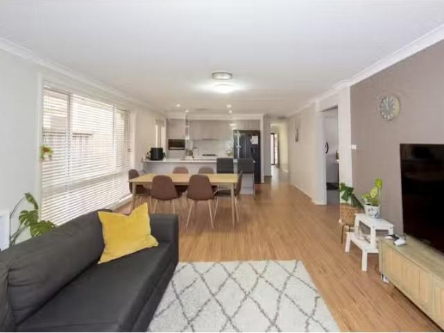 Nice 15 Prion Avenue, Cranebrook House for rent Listed by Mit.