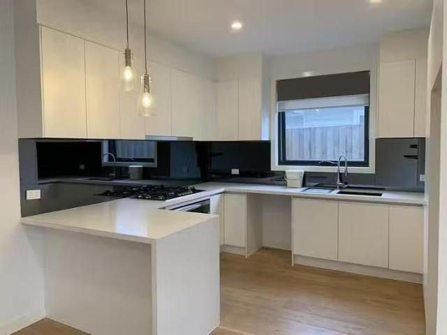 Cheap 15 Second Avenue, Altona North, VIC 3025