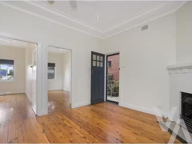 Nice 15 Union Street, Wickham House for rent Listed by Josie.