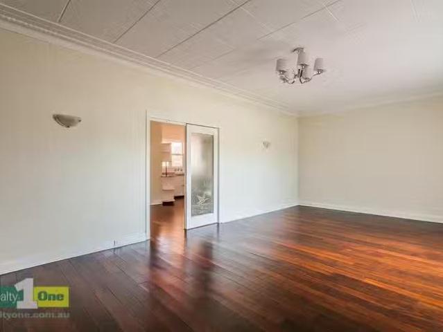 Just in! 15 Wren Street, Mount Pleasant, WA 6153