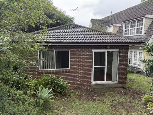 Unique 15A Garthowen Crescent, CASTLE HILL Apartment for rent.