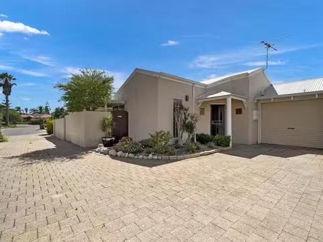 Unique 15A St Vincent Place, Ocean Reef, WA 6027