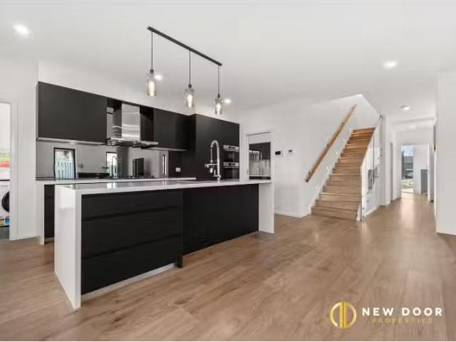 Nice 163 Bettong Avenue, THROSBY House for rent Listed by Ren.