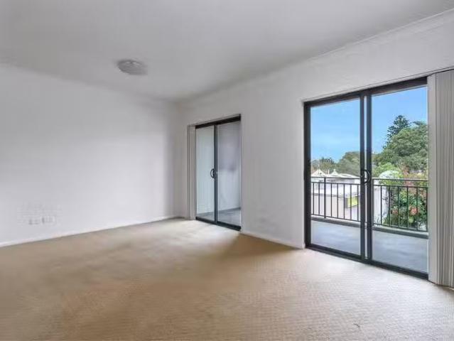 Cheap 16/103 105 Francis Street, Northbridge, WA 6003