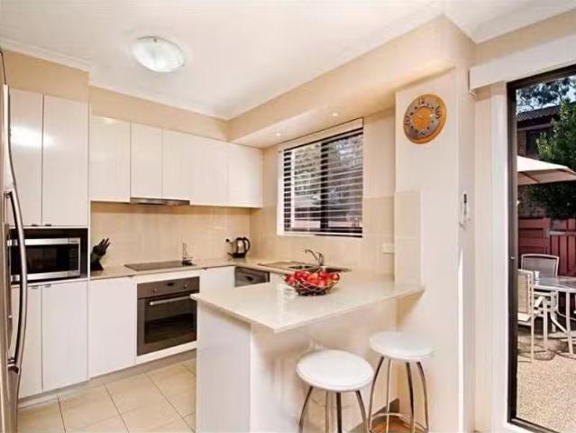Charming 16/126 Crimea Road, Marsfield Townhouse for rent Lis.