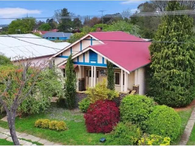 Rental! 165 Allingham Street, Armidale House for rent Listed.