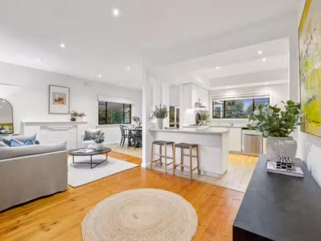 Just in! 16 Muir Cres, Newington VIC 3350 House For Lease