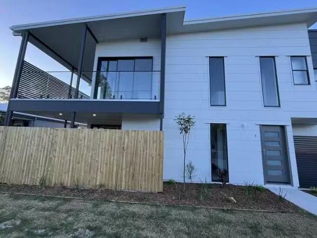 Unique 1/6 Beacon Street, Morayfield, QLD 4506