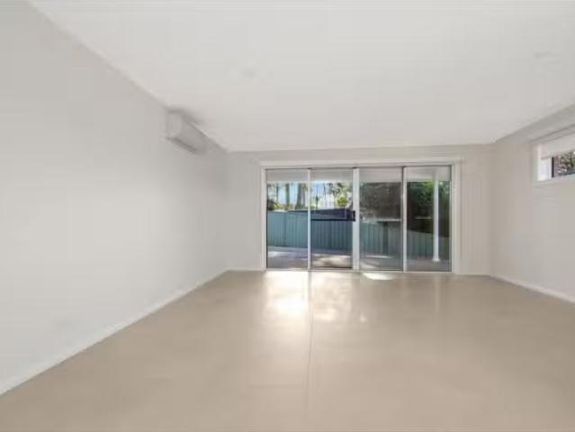 Just in! 1/6 Eyre Place, Sunshine Bay Townhouse for rent List.