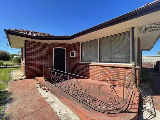 Cozy 16 Hutchison Street, Rivervale, WA 6103
