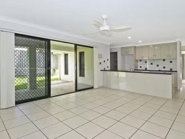 Rental! 16 Lawley Crescent, Pacific Pines, QLD 4211