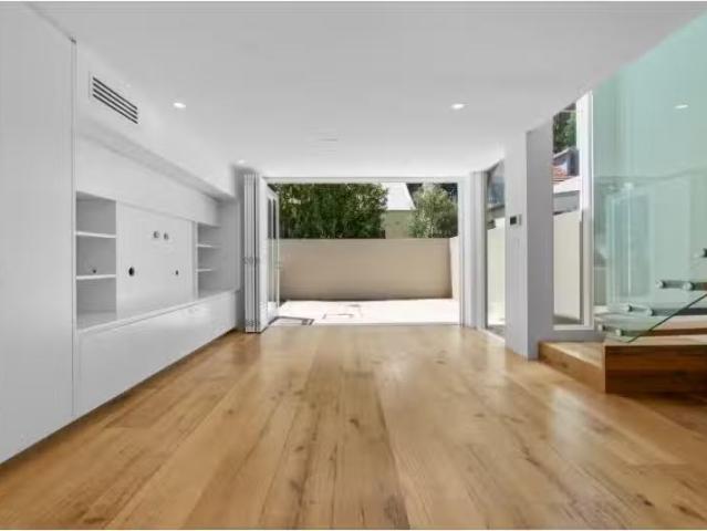Just in! 16 Little Napier Street, Paddington House for rent L.
