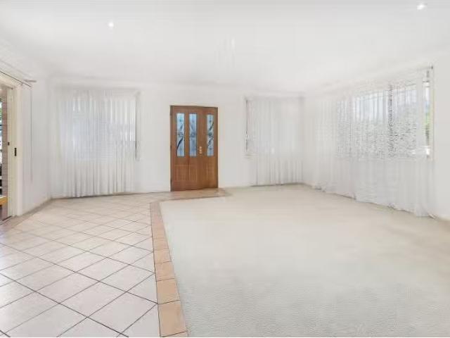 Cozy 1/6 Ryan Street, Balgownie Apartment for rent Listed by.