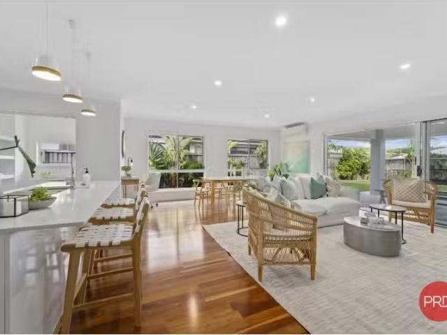 Cheap 16 Watergum Close, SAPPHIRE BEACH House for rent Listed.