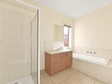 For Rent! 16A Cresswold Avenue, Avondale Heights VIC 3034