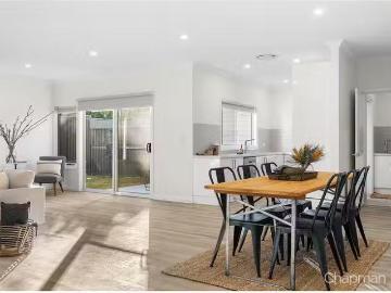 Just in! 1/70 White Cross Road, Winmalee, NSW 2777