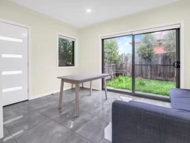 Charming 1/70 Messmate Street, Lalor VIC 3075 Unit For Lease