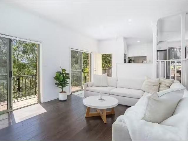 Deal! 1/70F Prince Edward Park Road, Woronora House for rent.