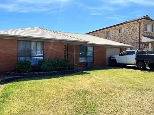 Cozy 174 Wingewarra Street, Dubbo, NSW 2830