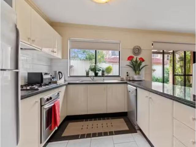 Charming 17/4 Russell Street, Baulkham Hills Apartment for ren.